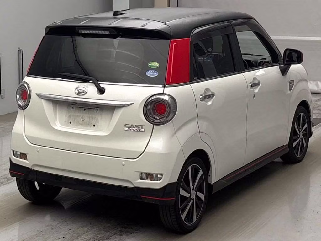 DAIHATSU CAST