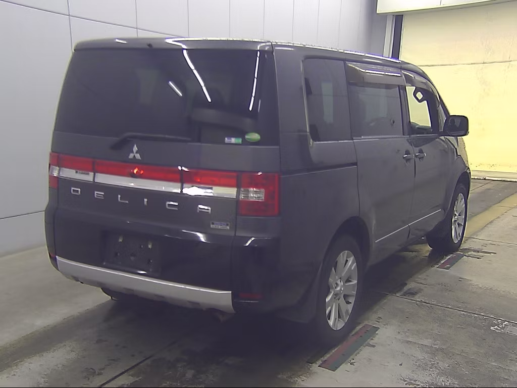 MITSUBISHI DELICA D:5