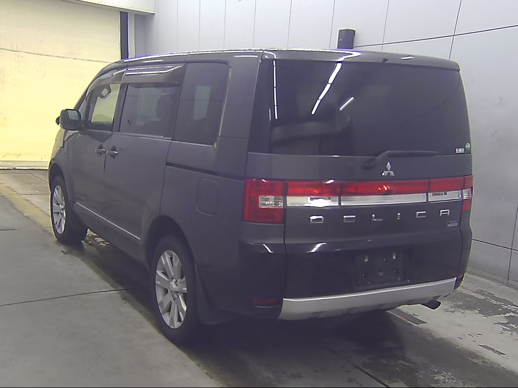 MITSUBISHI DELICA D:5