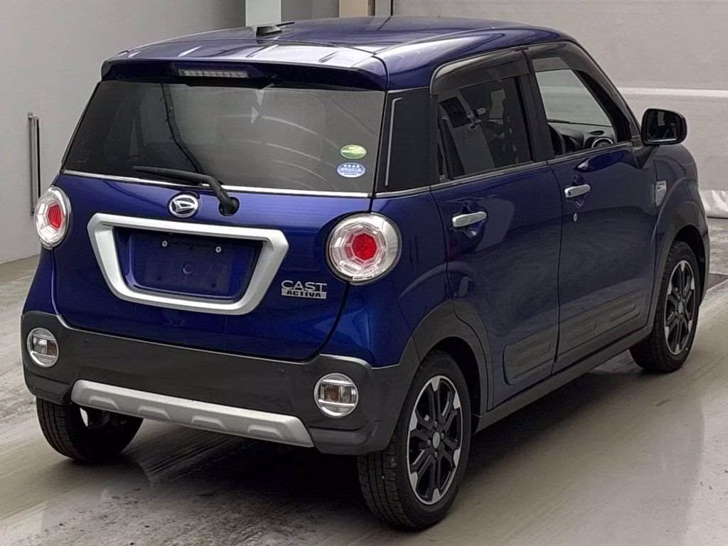 DAIHATSU CAST