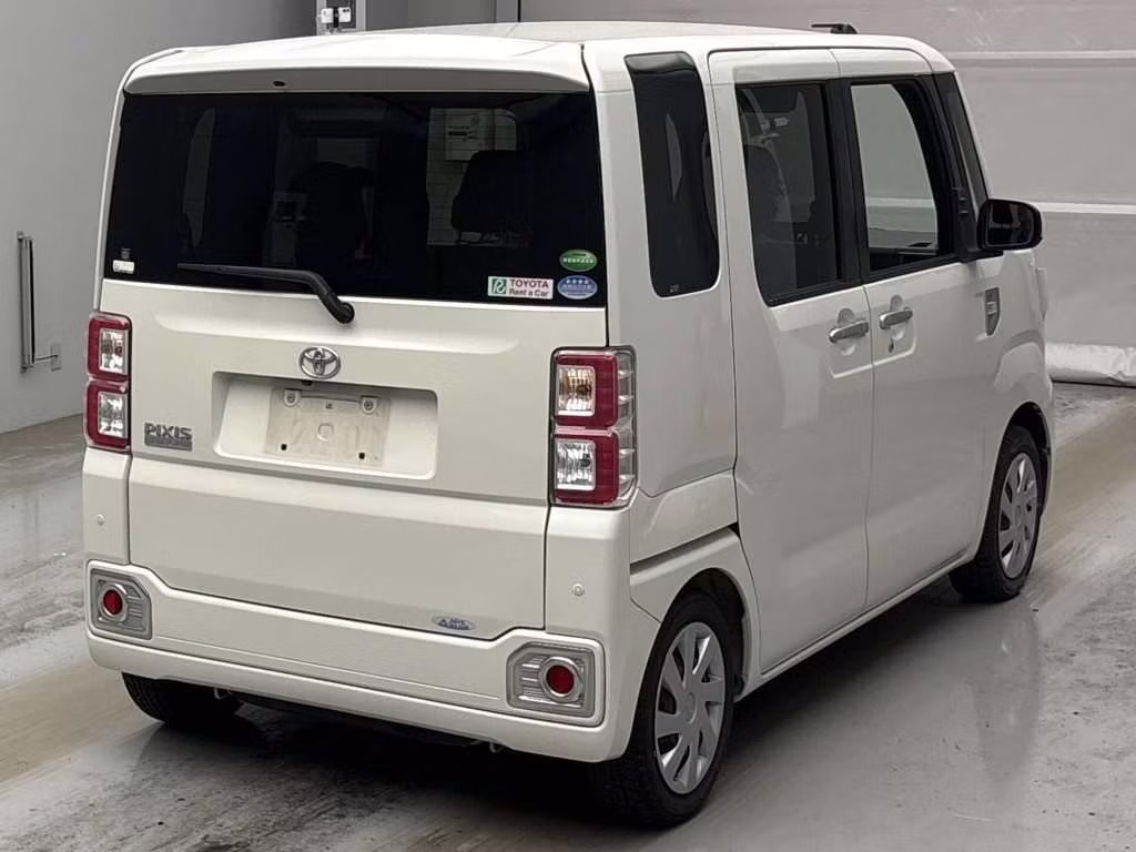 TOYOTA PIXIS MEGA
