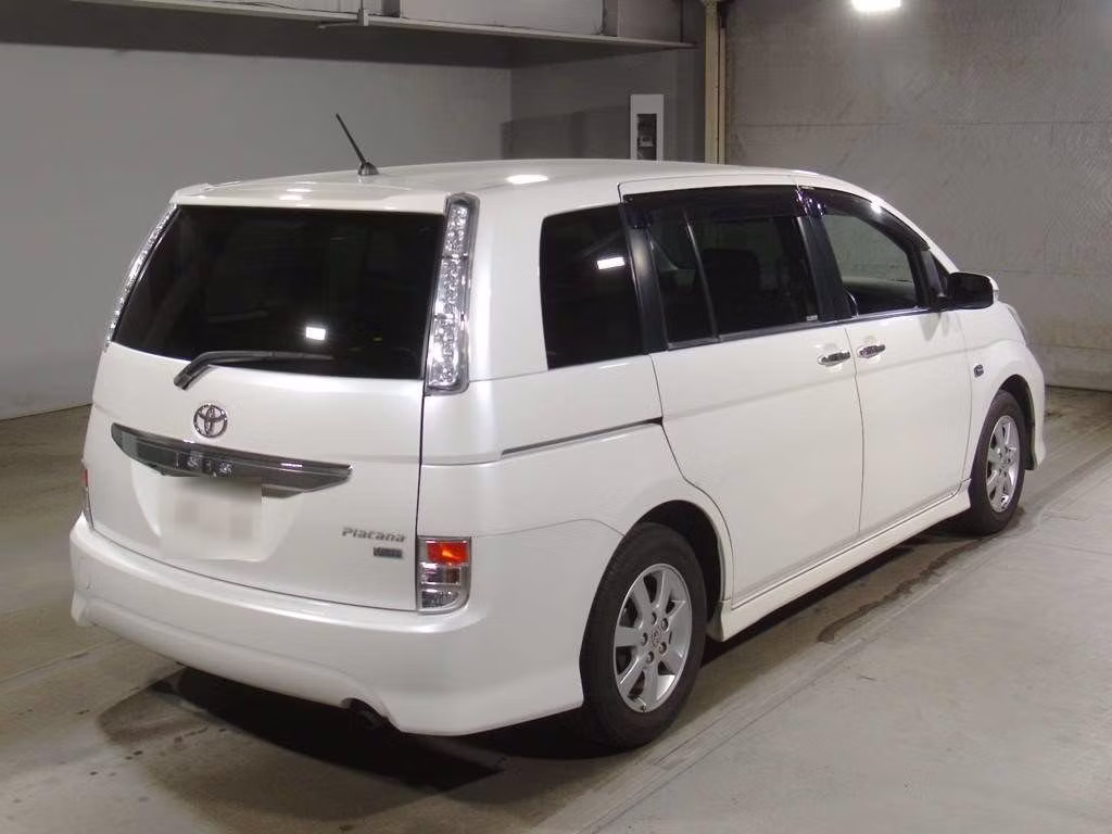 TOYOTA ISIS