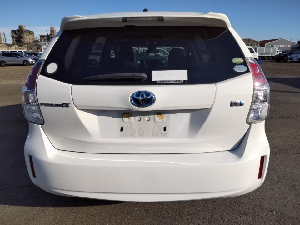 TOYOTA PRIUS ALPHA