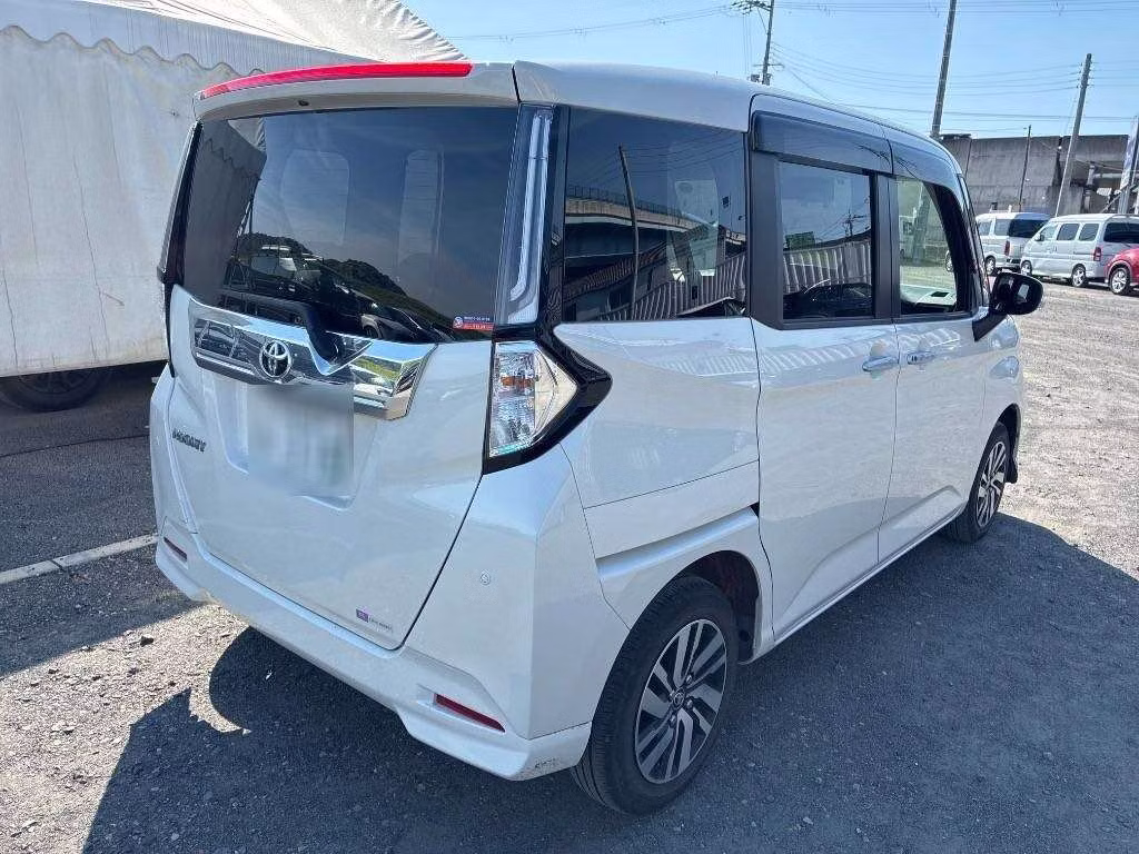 TOYOTA ROOMY