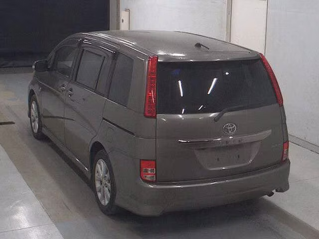 TOYOTA ISIS