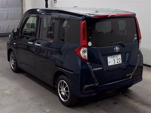 TOYOTA ROOMY