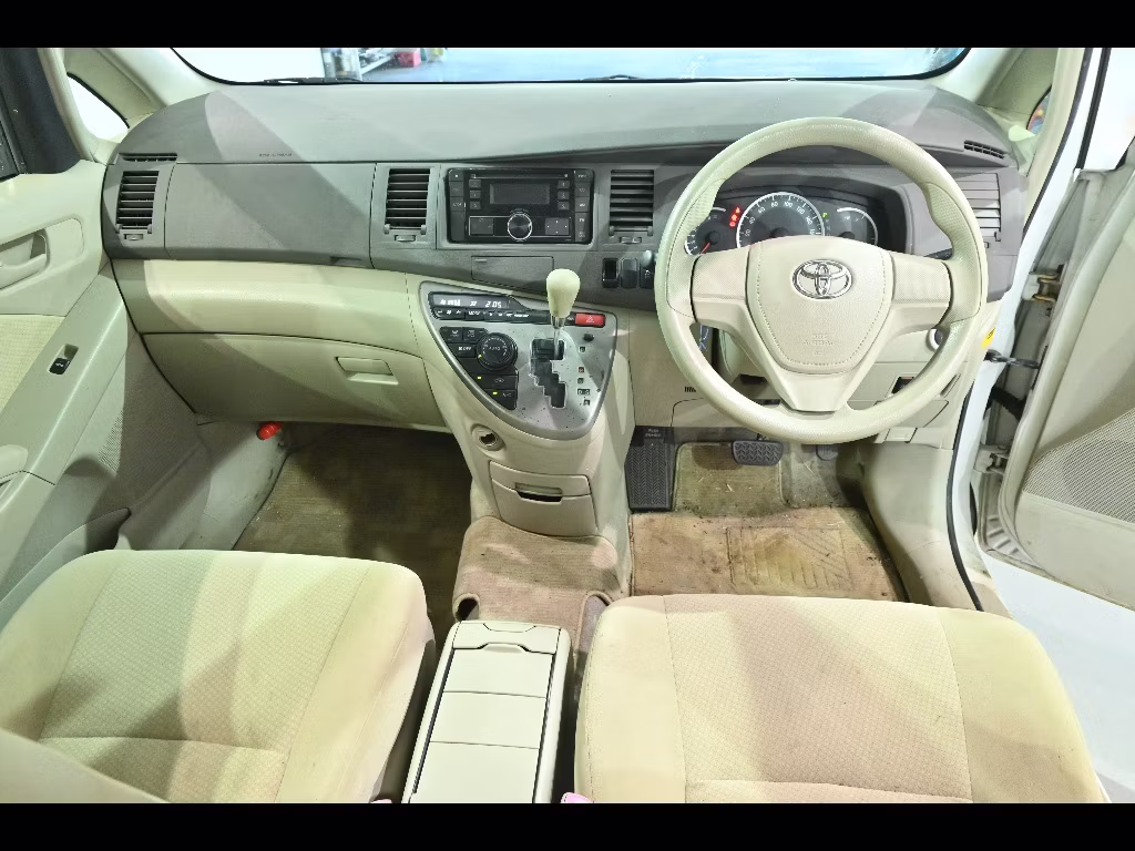 TOYOTA ISIS