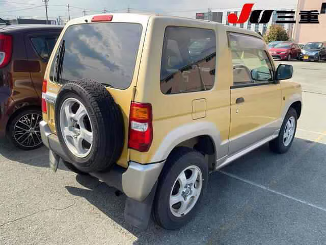 MITSUBISHI PAJERO MINI