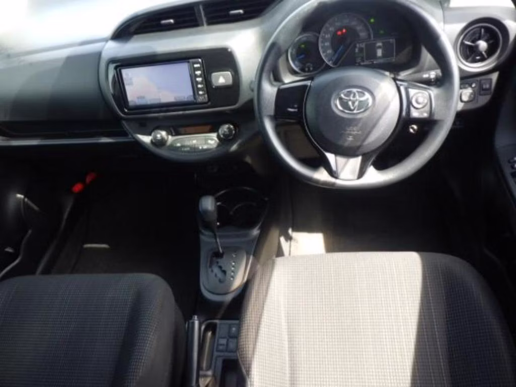TOYOTA VITZ