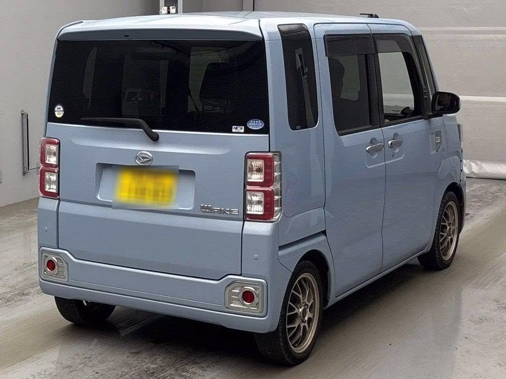 DAIHATSU WAKE