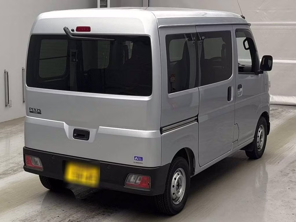 TOYOTA PIXIS VAN