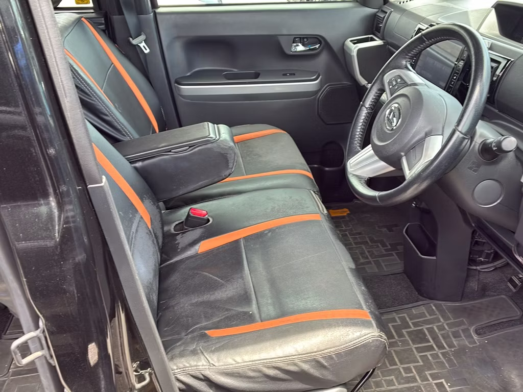 DAIHATSU WAKE