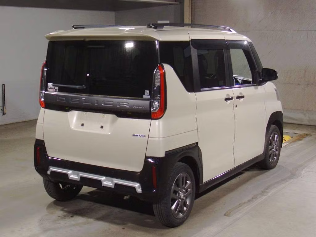 MITSUBISHI DELICA MINI
