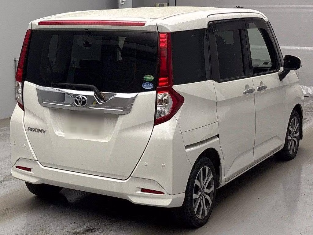 TOYOTA ROOMY