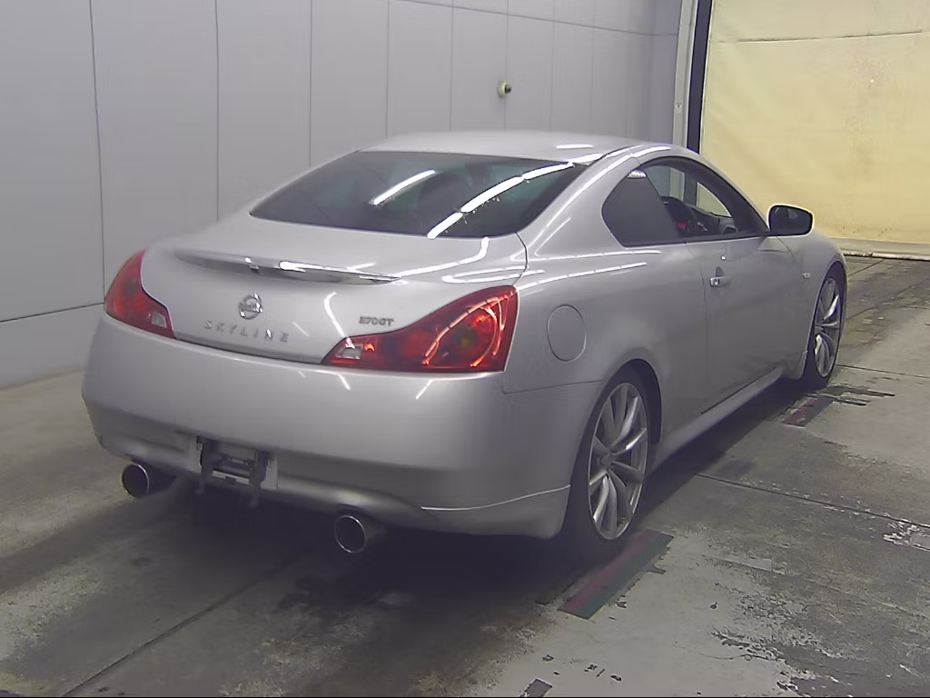 NISSAN SKYLINE