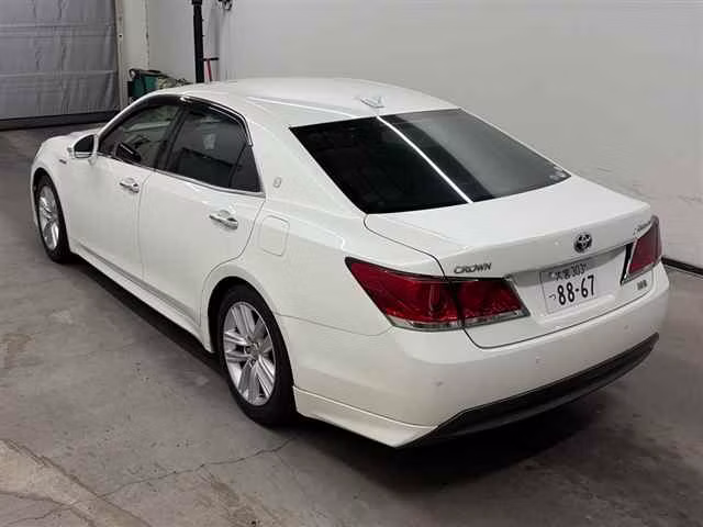 TOYOTA CROWN