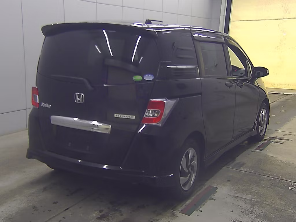 HONDA FREED SPIKE