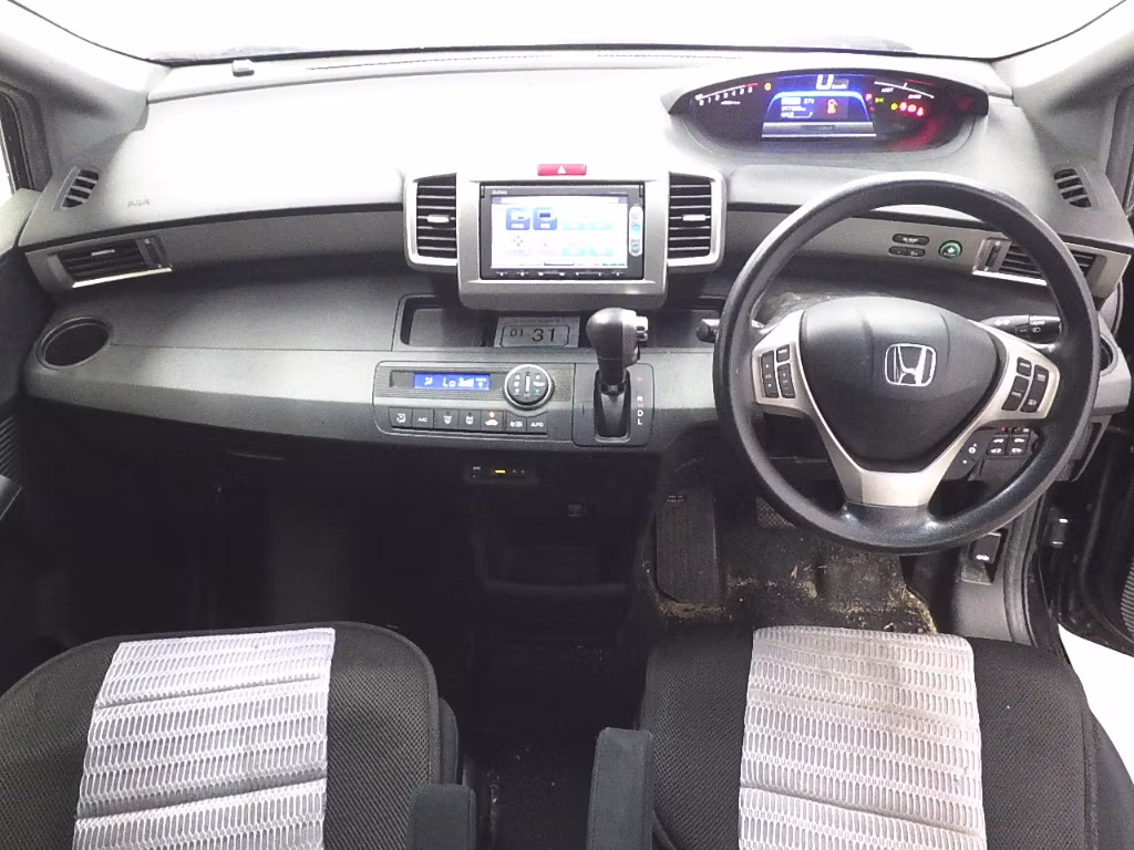 HONDA FREED SPIKE