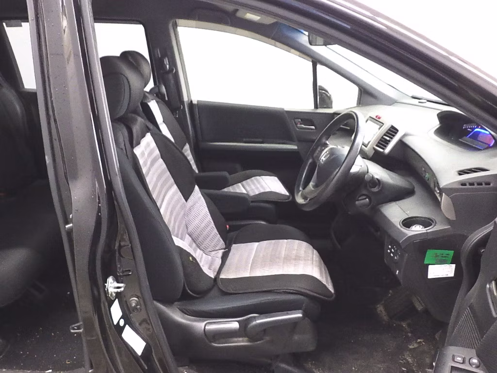 HONDA FREED SPIKE