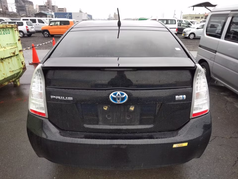 TOYOTA PRIUS