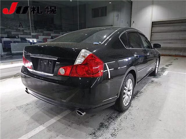 NISSAN FUGA