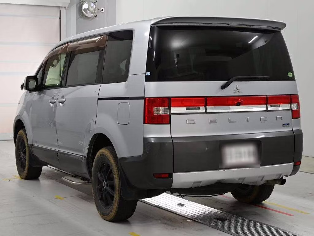 MITSUBISHI DELICA D:5