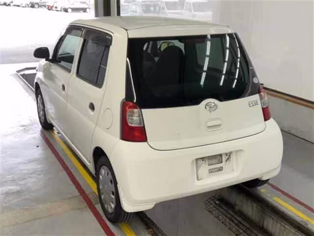 DAIHATSU ESSE