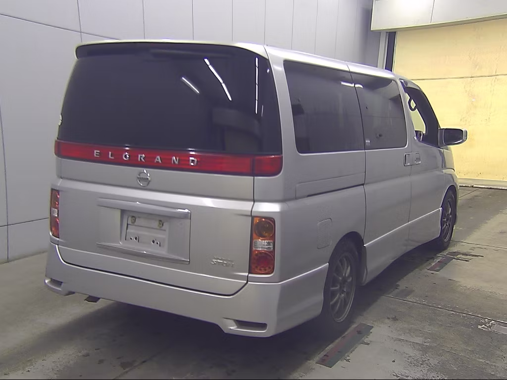 NISSAN ELGRAND