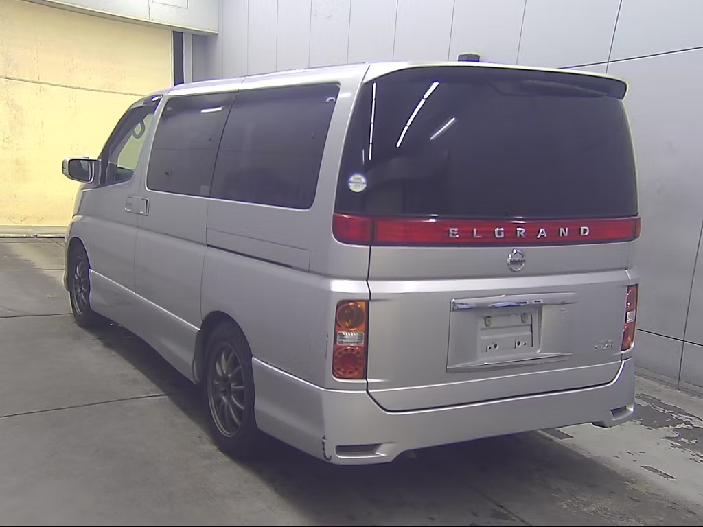 NISSAN ELGRAND
