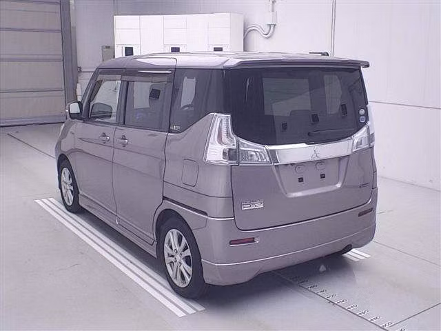 MITSUBISHI DELICA D:2