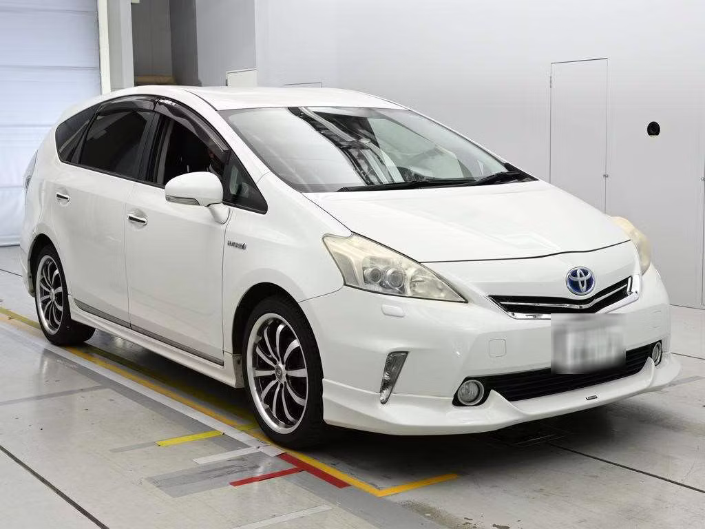 TOYOTA PRIUS ALPHA