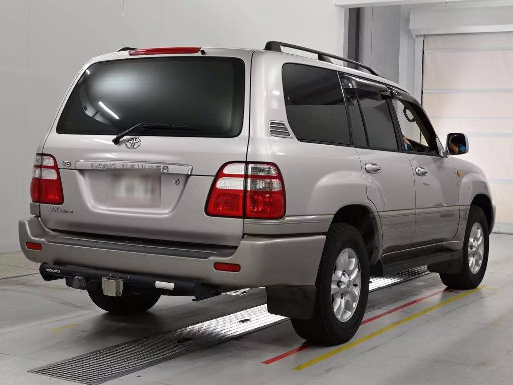 TOYOTA LAND CRUISER