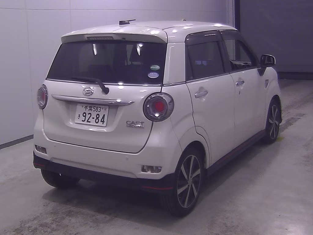 DAIHATSU CAST