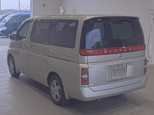 NISSAN ELGRAND