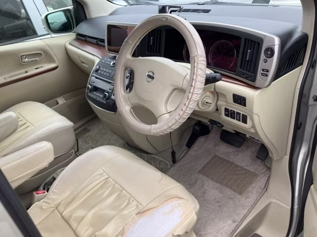 NISSAN ELGRAND