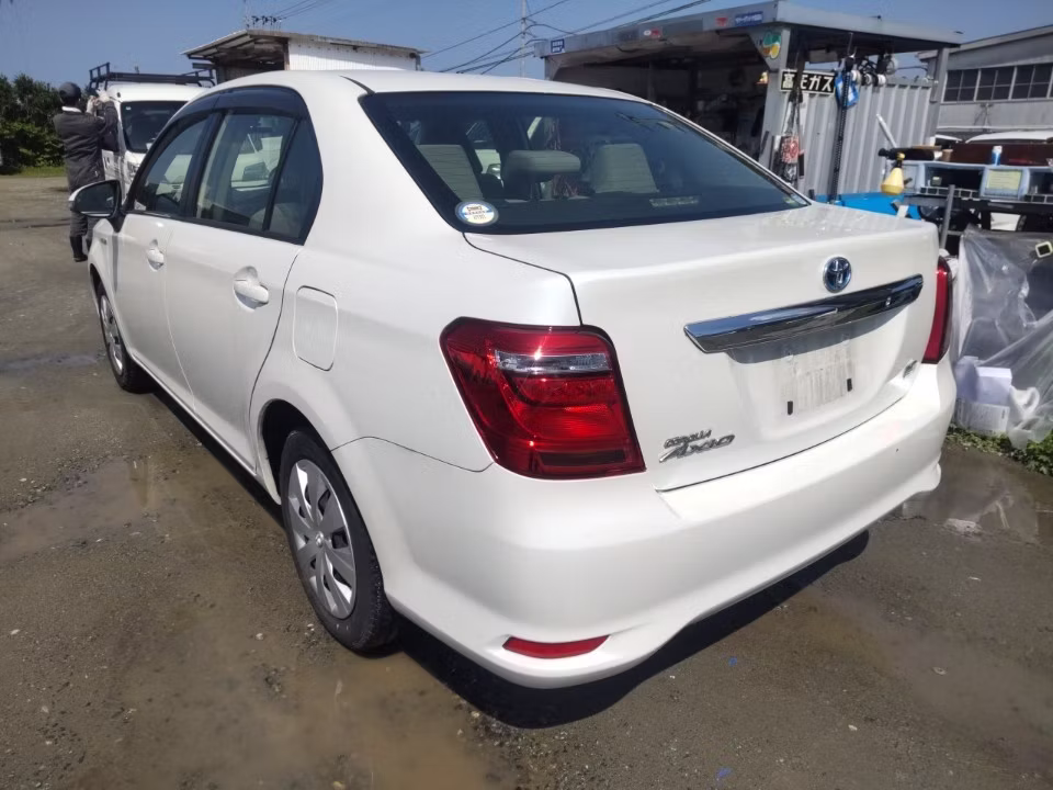 TOYOTA COROLLA AXIO