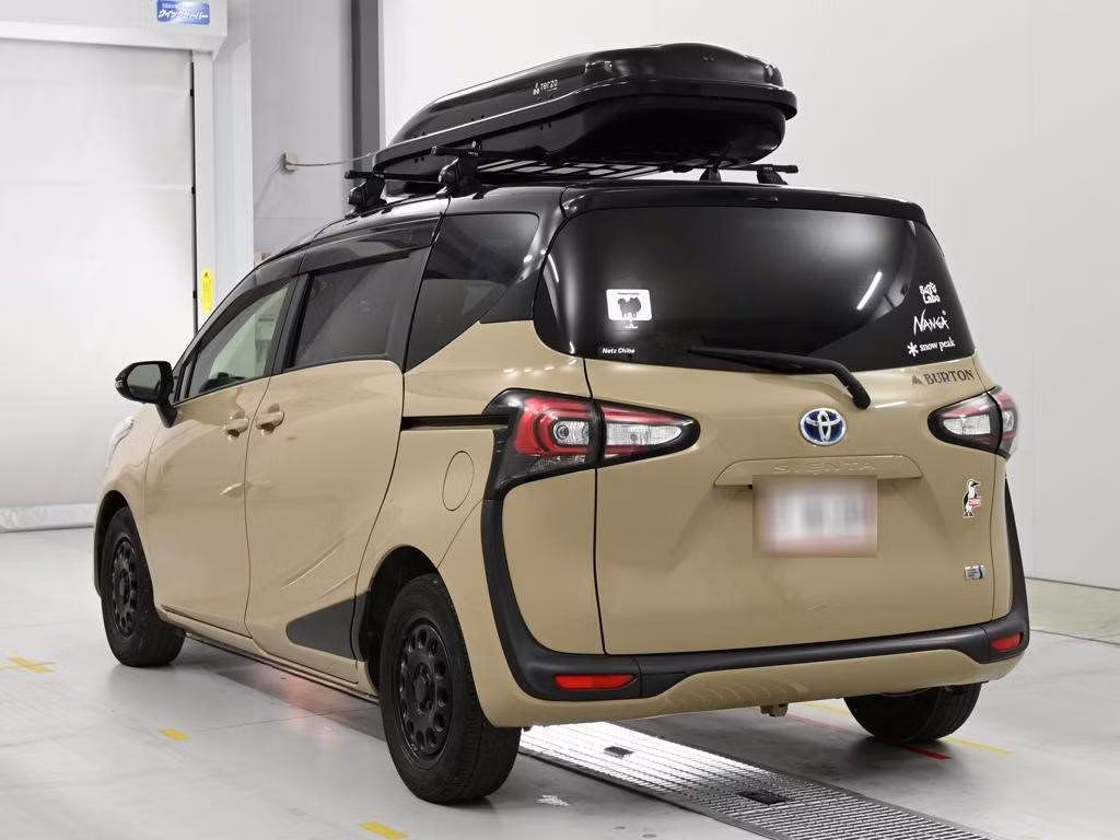 TOYOTA SIENTA