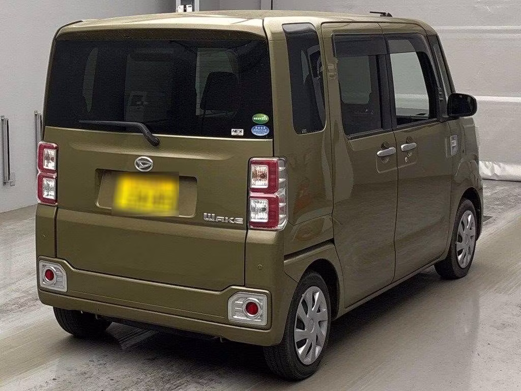 DAIHATSU WAKE