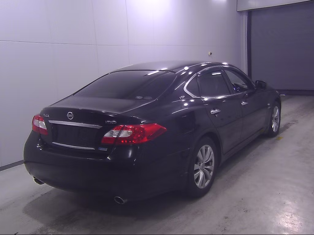 NISSAN FUGA