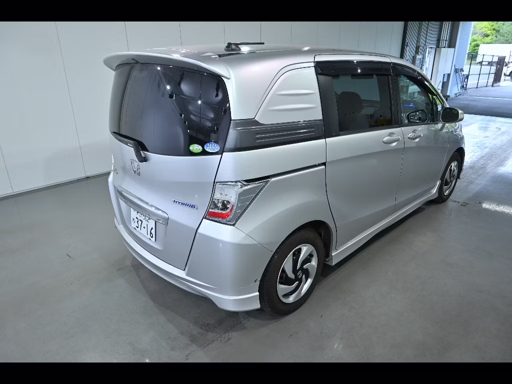 HONDA FREED SPIKE
