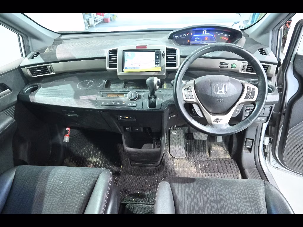 HONDA FREED SPIKE