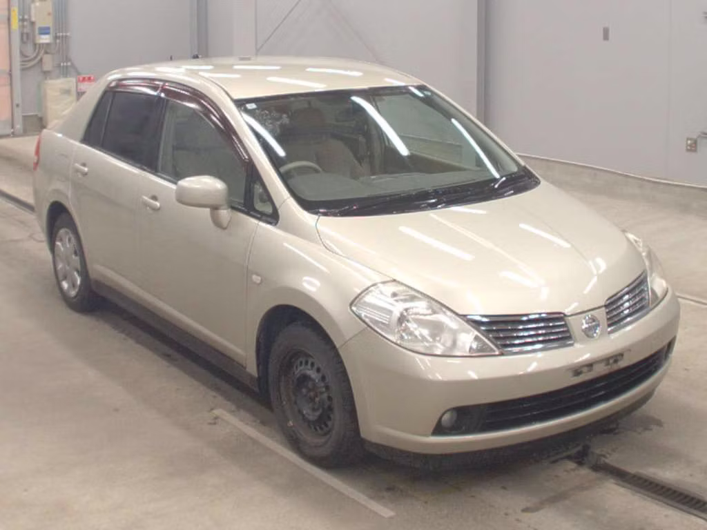 NISSAN TIIDA LATIO