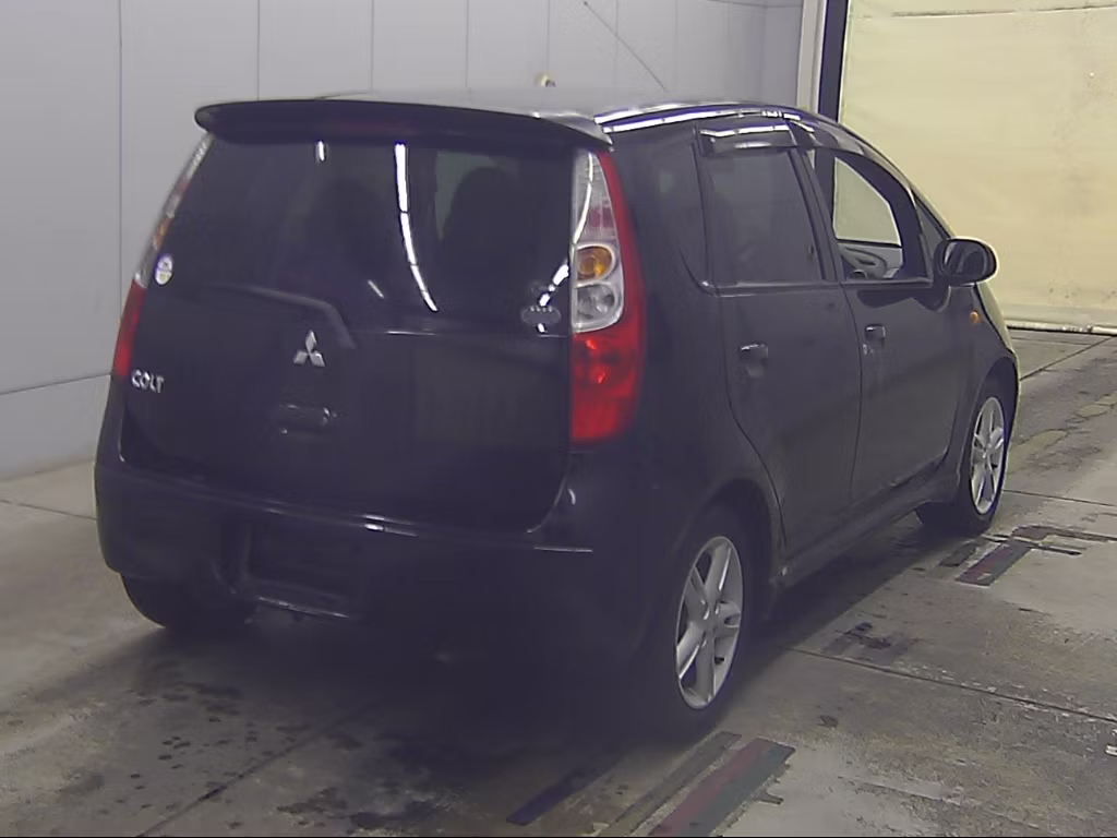 MITSUBISHI COLT
