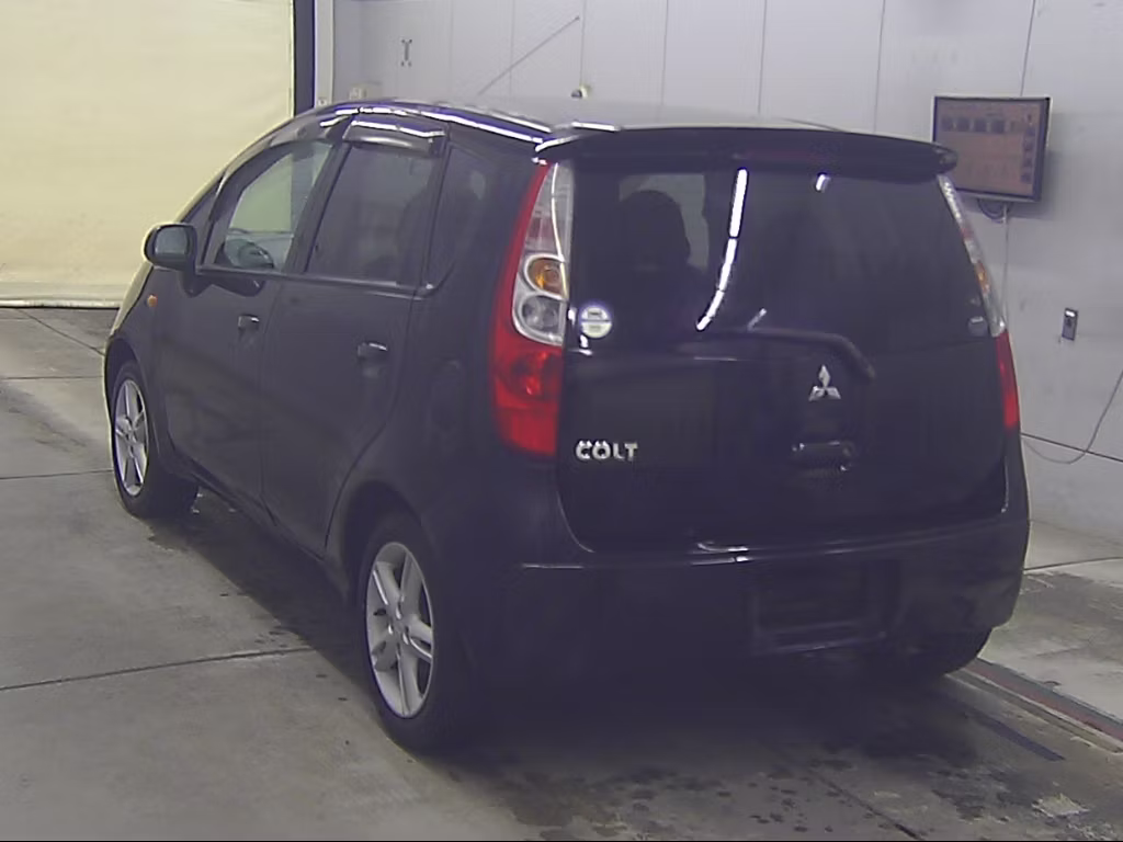 MITSUBISHI COLT