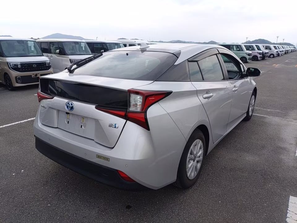 TOYOTA PRIUS