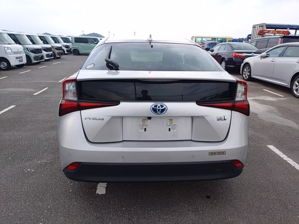 TOYOTA PRIUS