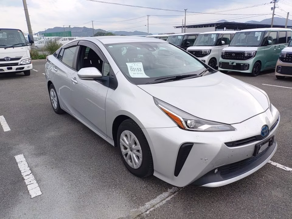 TOYOTA PRIUS