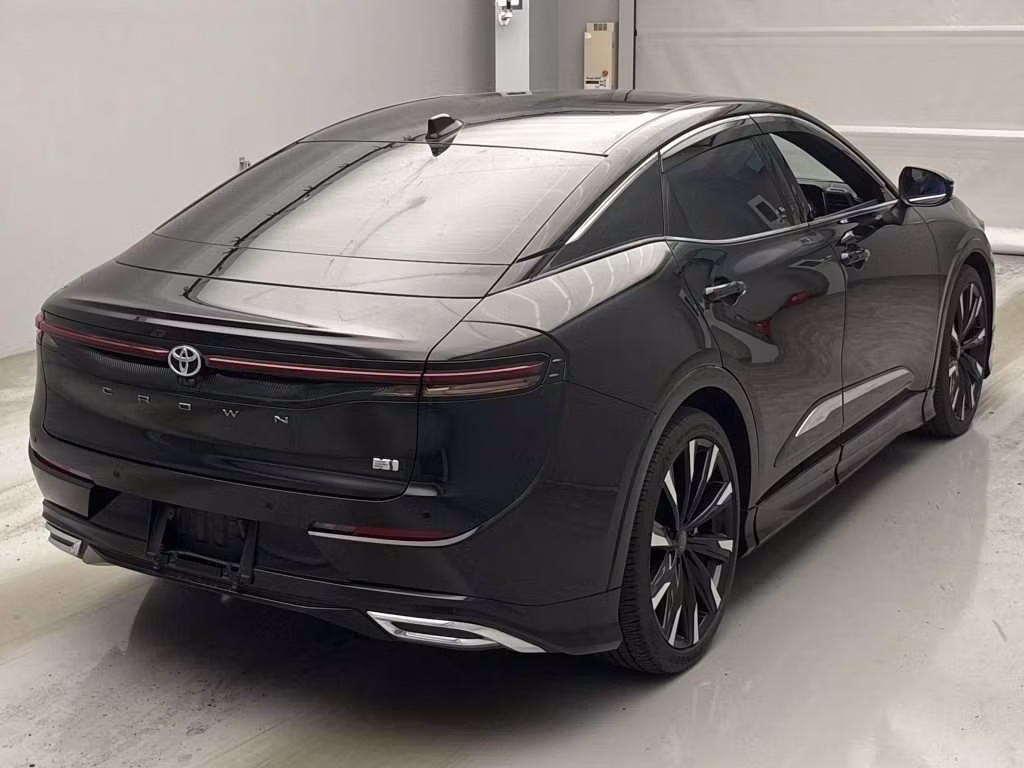 TOYOTA CROWN