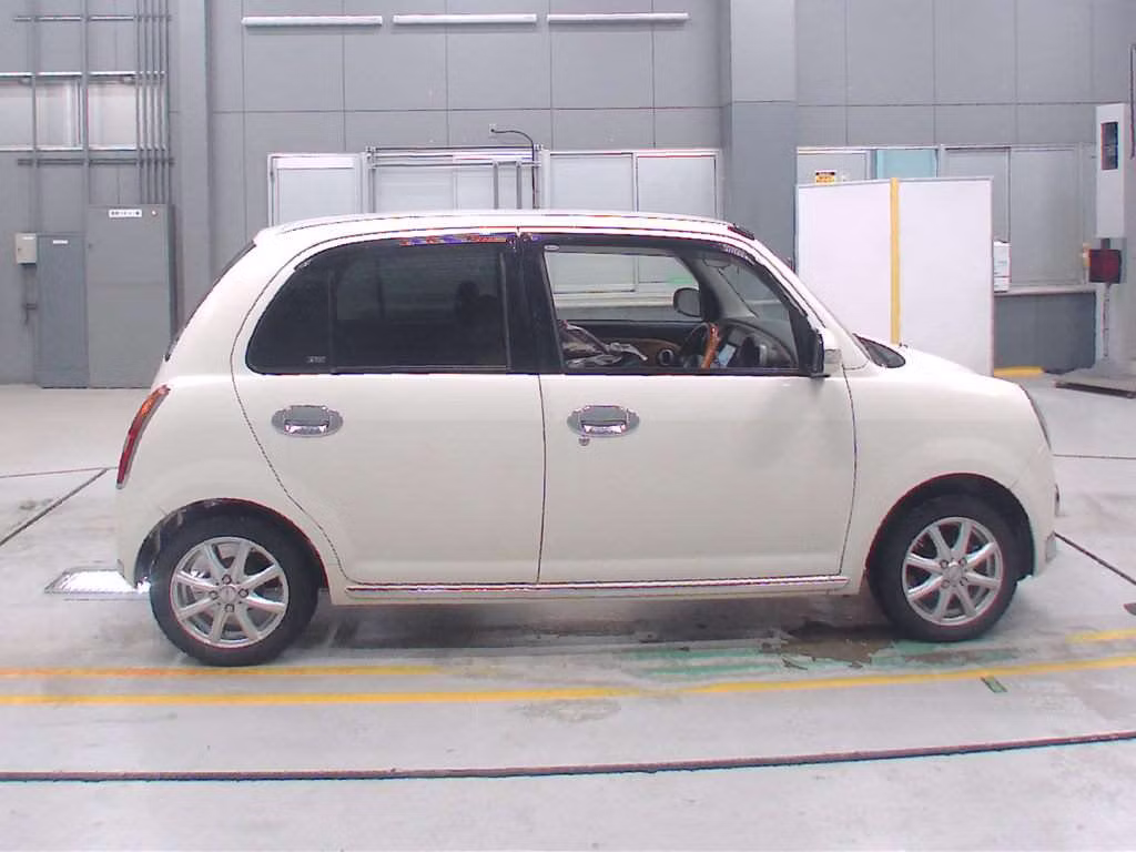 DAIHATSU MIRA GINO