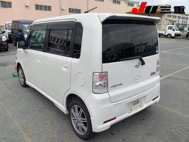DAIHATSU MOVE CONTE